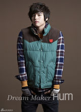 组图：韩星李章宇拍休闲装写真尽展青春朝气