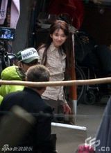 幻灯图：林志玲演女工遭追杀 演日剧上海弄堂疯跑  