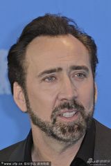 组图：《克鲁德一家》记者会 艾玛斯通靓丽迷人