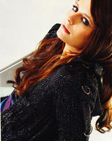 高清组图：米莎-巴顿登杂志封面