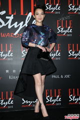 组图：范晓萱劲装登时尚场 避谈小S代言风波