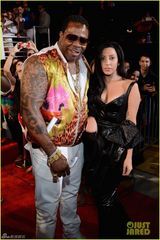 组图：MTV红毯女星水果姐秀牙套ladygaga扮人鱼