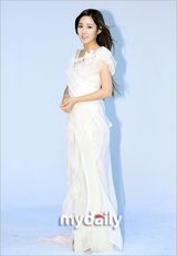 组图：韩棒球女神崔熙拍写真宣传新节目