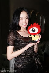 组图：马俪文《巨额交易》开机 韩彩英首演中国电影