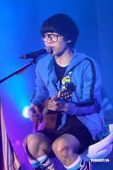 幻灯：卢广仲香港个唱尾场落幕 出席庆功宴兴奋难掩