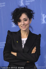 幻灯：电影《在路上》发布会 女演员兹尼卡鬼马可爱