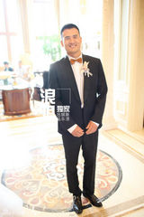 组图：何洁赫子铭大婚 甜蜜牵手幸福对视