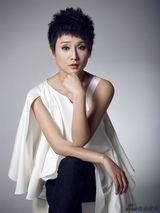 组图：孔琳杂志写真演绎白色爱恋