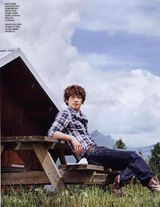 组图：Rain变身阿尔卑斯少年 悠闲享受蓝天白云