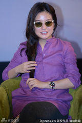 组图：赵薇助阵李樯新书发布 被指人红体胖