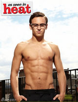 组图：汤姆-戴利赤膊上阵登封面大秀身材