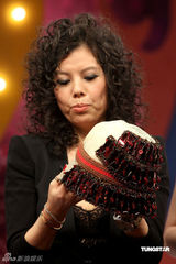 幻灯图：“泼墨门”女主角称那英商演曾五元一场