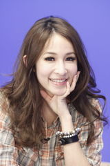 高清图：萧亚轩独家做客 分享“钻石糖”