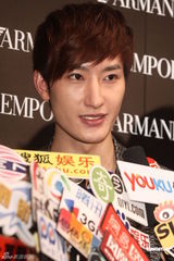 高清组图：SJ-M八缺一现身台湾 引发歌迷混乱