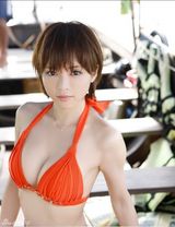 组图：日剧女星释由美子泳装写真 长腿美胸身姿窈窕