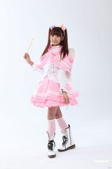 组图：台湾13岁女孩代言变辣妹 许雅涵将组新AKB48