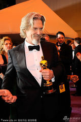 高清组图：影帝杰夫-布里吉斯和妻子大秀恩爱 