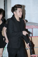 组图：女歌手陈僖仪丧礼 薛凯琪黄柏高哀伤送别