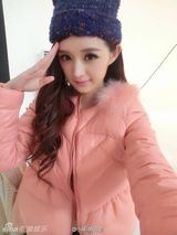 组图：女子酷似杨幂  网友直呼傻傻分不清