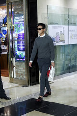 独家高清：张根硕撑品牌活动 少女时代允儿清纯