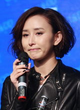 幻灯组图：胡静产后首度亮相 转变身份做监制