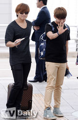 组图：SuperJunior等偶像赴土耳其开唱亮相机场