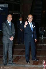 组图：晶刚香港婚宴 李嘉诚满面笑容出席婚宴