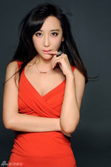 组图：杜若溪绝美写真 玲珑身段魅力十足