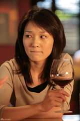 组图：奚美娟陈蓉《晚婚》展母女情深