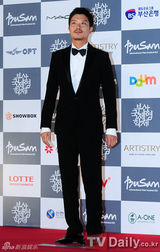 组图：韩国男女影星盛装参加釜山国际电影节