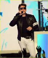 组图：克里斯蒂娜瘦身成功 公告牌上低胸装亮相