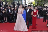 组图：《浮城谜事》剧组亮相戛纳 郝蕾齐溪争艳