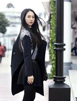 组图：董璇早春时尚街拍大秀美腿女王气场