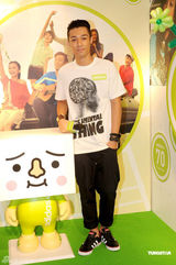 高清图：Angelababy和周柏豪联袂代言运动品牌