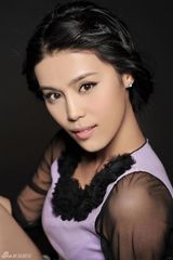 组图：女星韩丹彤荣登越南时尚杂志 笑容甜美动人