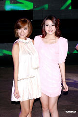 组图：周秀娜等众星性感出席活动 否认出席富豪饭局