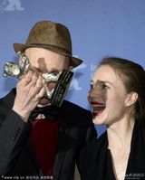 组图：《耶稣受难像》获最佳编剧银熊奖