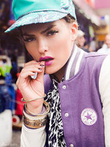 高清图：超模米勒携手瑞切尔演绎2012碎花风潮 