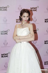 组图：周慧敏赞老公细心体贴 诸葛梓岐望生龙宝宝