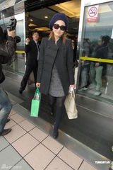 组图：Wonder Girls赴台录节目 素颜现身墨镜遮面