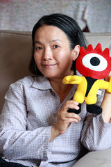 幻灯图：《傻春》探班 陶红颠覆形象过足戏瘾