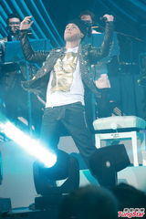 组图：侧田演唱会女友首曝光 杨千嬅轰其欠歌债