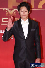 组图：《2012SBS演技大赏》孙贤株夺魁