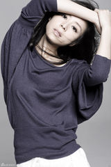 高清：张静初代言简约时尚  身体力行推广环保时尚