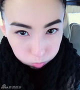 策划：卖萌耍宝手册揭秘 嘟嘴吐舌扮萝莉