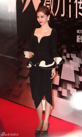 组图：2012新浪微博之夜红毯-众女星竞艳