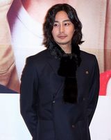 组图：玄彬河智苑亲密携手宣传新剧《秘密花园》