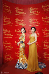 组图：范冰冰龙袍蜡像揭幕 宣布五月携新片再赴戛纳