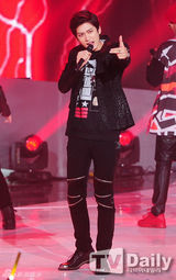 组图：众韩团献唱嘉熙狂野 Kara压阵主持