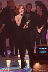 组图：容祖儿林峰领衔金曲榜 G.E.M上演黑丝诱惑